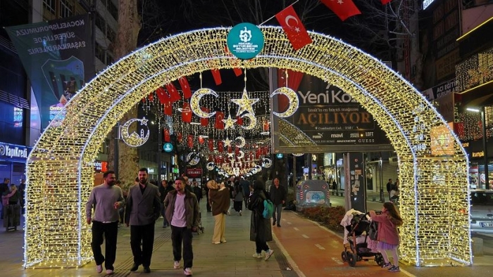İzmit, Ramazan’ı ışıl ışıl karşılıyor